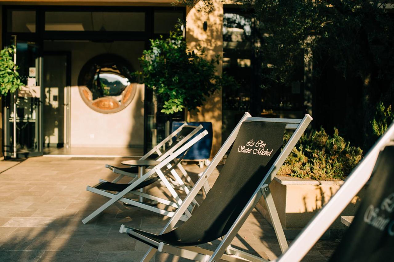 Clos Saint-Michel Resort & Spa Malaucène Exterior foto
